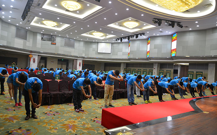 冠軍鍛造，百煉成鋼-禮儀學(xué)習(xí)